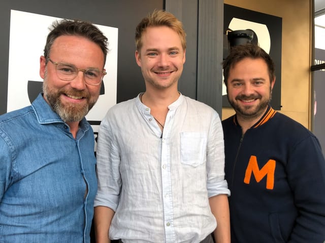 Sven Schelker (Mitte) spielt die Hauptrolle in «Bruno Manser – die Stimme des Regenwalds».