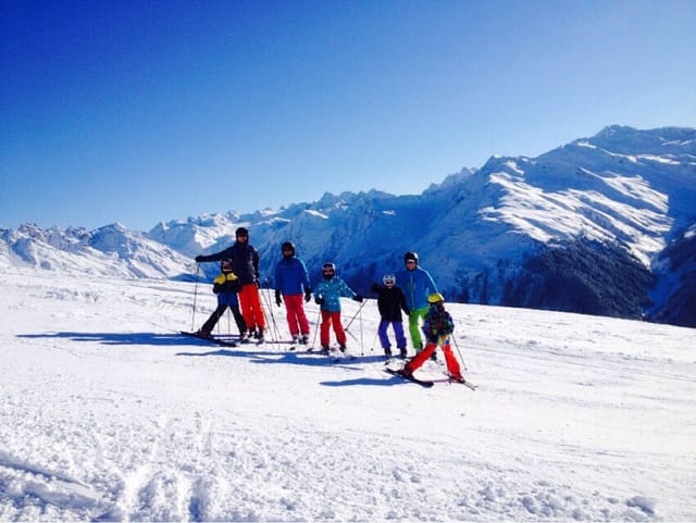 Familie auf der Piste.