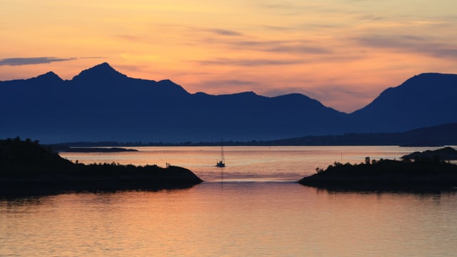 Dämmerungsstimmung in den norwegischen Fjorden. Dämmerungsstimmung in den norwegischen Fjorden.