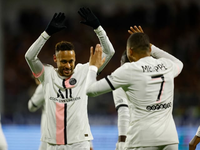 Neymar und Mbappé jubeln