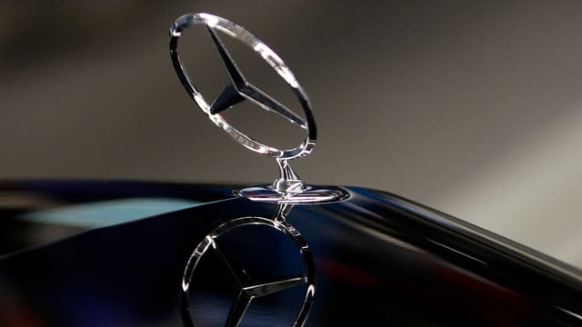 Ein Mercedes-Stern Ein Mercedes-Stern