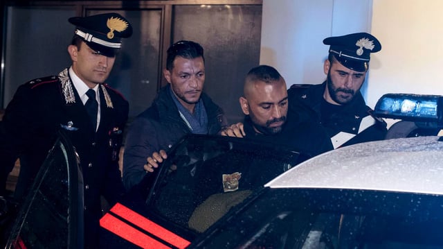 Verfhaftung des Mafia-Mitglieds nach der Attacke auf den RAI-Journalisten Verfhaftung des Mafia-Mitglieds nach der Attacke auf den RAI-Journalisten