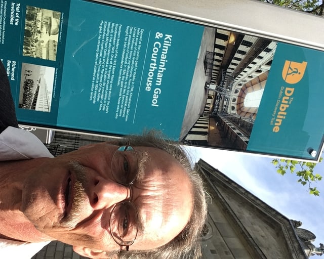 Martin Alioth vor dem Kilmainham-Gefängnis. Martin Alioth vor dem Kilmainham-Gefängnis.