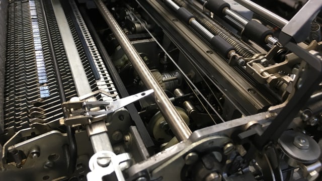 Komplizierte Mechanik einer Schreibmaschine. Komplizierte Mechanik einer Schreibmaschine.