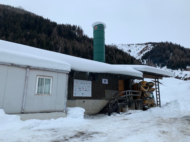 Militärbaracke: Haus mit Holzverkleidung Militärbaracke: Haus mit Holzverkleidung