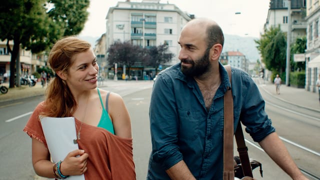 Gina und Jonas unterwegs in der Stadt. Gina und Jonas unterwegs in der Stadt.