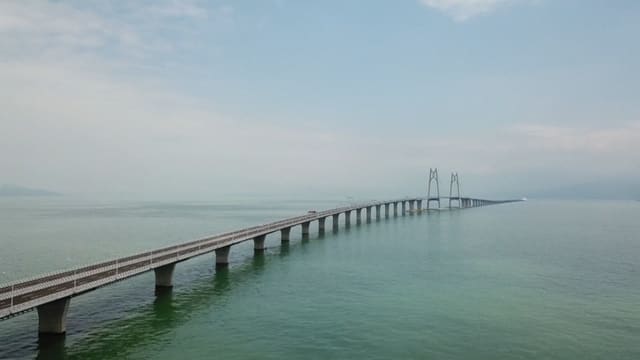 Brücke. Brücke.