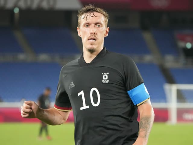 Max Kruse. Max Kruse.