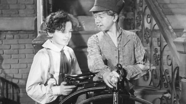 Filmszene mit Freddie Bartholomew als «der kleine Lord». Filmszene mit Freddie Bartholomew als «der kleine Lord».