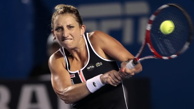Timea Bacsinszky vi dal dar tennis. Timea Bacsinszky vi dal dar tennis.
