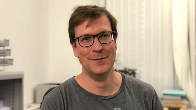 Der Uni-Professor Patrick Emmenegger in seinem Büro in St. Gallen. Der Uni-Professor Patrick Emmenegger in seinem Büro in St. Gallen.