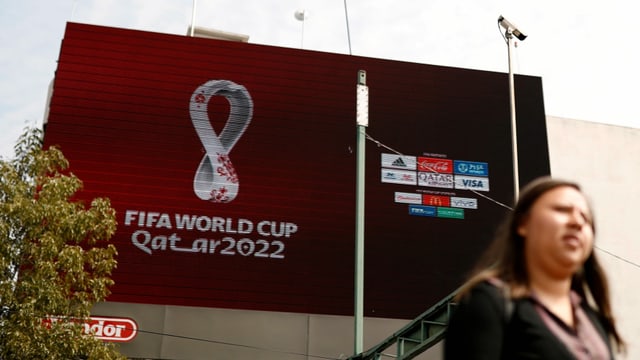 Plakat von Fussball-WM 2022 in Katar. Plakat von Fussball-WM 2022 in Katar.