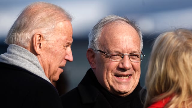 Joe Biden, Johann Schneider-Ammann und Jill Biden auf dem Flughafen Zürich. Joe Biden, Johann Schneider-Ammann und Jill Biden auf dem Flughafen Zürich.