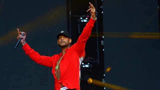 Rapper auf Bühne Rapper auf Bühne
