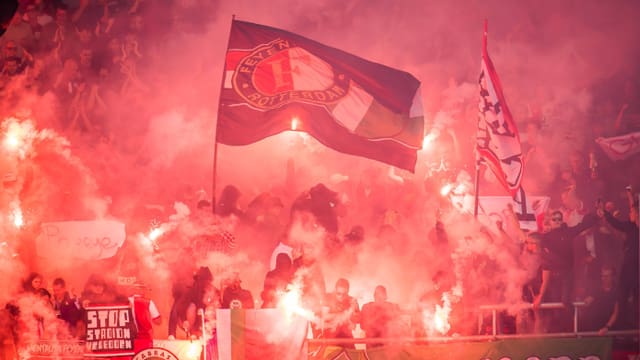 Viele Polizeiposten schliessen wegen Feyenoord-Fans