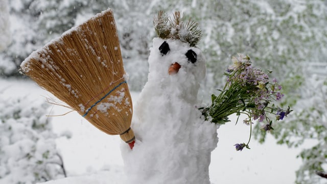 Ein Schneemann. Ein Schneemann.