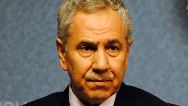 Porträt des Politikers Bülent Arnic Porträt des Politikers Bülent Arnic