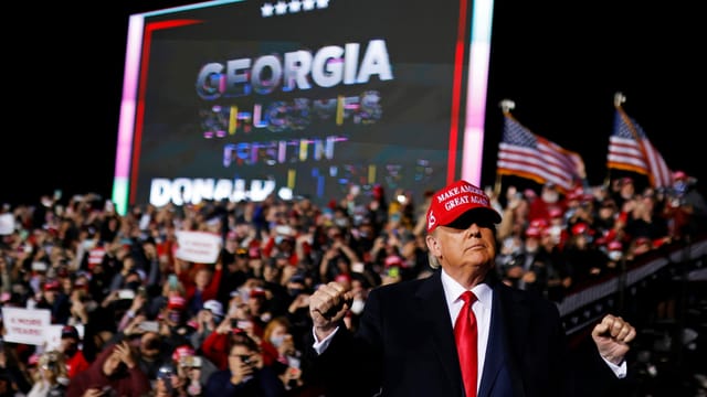 Trump an einer Rally Trump an einer Rally