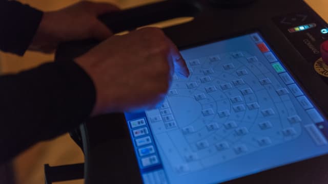 Ein Bildschirm, auf dem verschiedene Vierecke mit Beschriftung zu sehen sind. Ein Bildschirm, auf dem verschiedene Vierecke mit Beschriftung zu sehen sind.