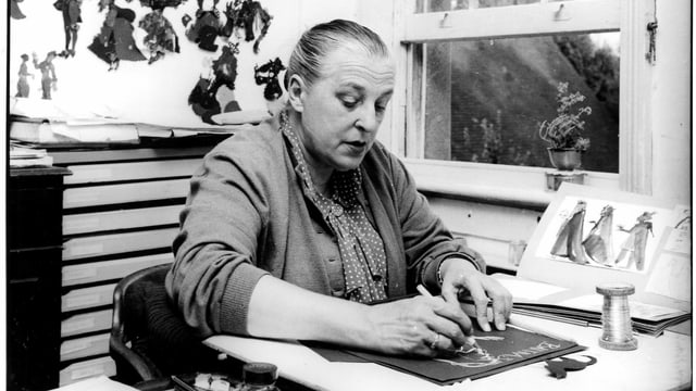 Eine Frau und ihre Filmfiguren: Filmemacherin Lotte Reiniger. Eine Frau und ihre Filmfiguren: Filmemacherin Lotte Reiniger.