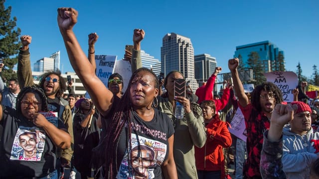 Demonstranten der Black-Lives-Matter-Bewegung Demonstranten der Black-Lives-Matter-Bewegung
