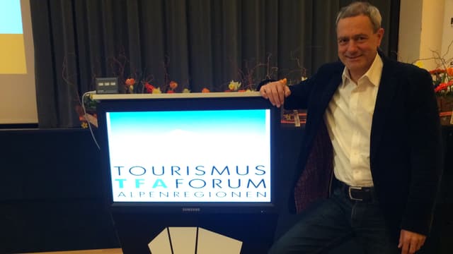 Rolanz Zegg ed in visur cun l'inscripziun Tourismus TFA Forum Rolanz Zegg ed in visur cun l'inscripziun Tourismus TFA Forum