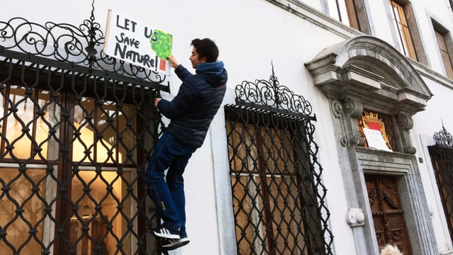 Am 18. Januar 2019 hat der Klimastreik das Solothurner Rathaus erreicht. Am 18. Januar 2019 hat der Klimastreik das Solothurner Rathaus erreicht.