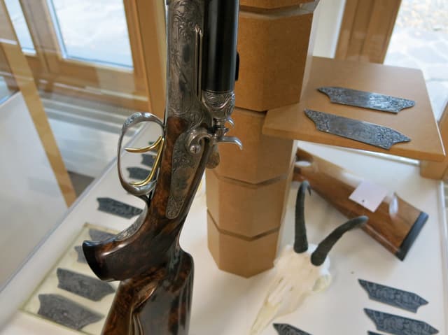 Ein edel verziertes Jagdgewehr
