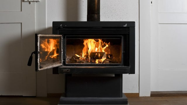 Offener Kamin mit Feuer. Offener Kamin mit Feuer.