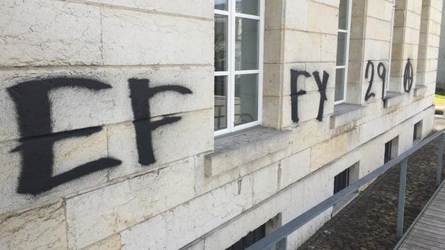 Mit Spray angebrachter Schriftzug Effy 29 Mit Spray angebrachter Schriftzug Effy 29