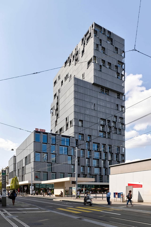 Ein modernes Hochhaus. Ein modernes Hochhaus.