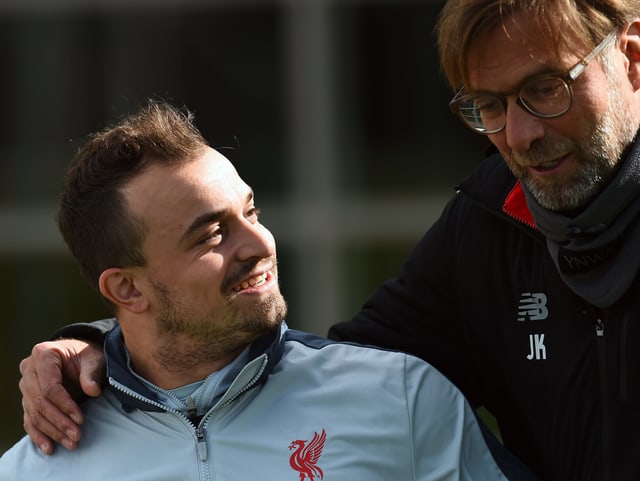 Shaqiri und Klopp lächeln sich zu Shaqiri und Klopp lächeln sich zu
