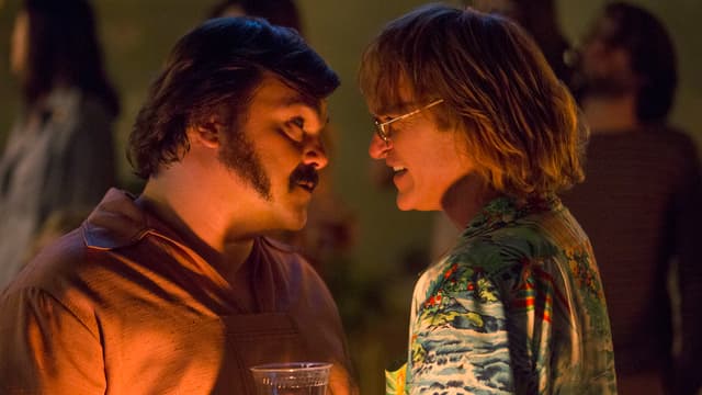 Jack Black (links) und Joaquin Phoenix (rechts) unterhalten sich im Rahmen ihrer Filmrollen. Jack Black (links) und Joaquin Phoenix (rechts) unterhalten sich im Rahmen ihrer Filmrollen.