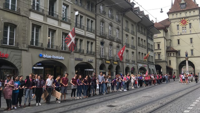 Strasse mit Menschen Strasse mit Menschen