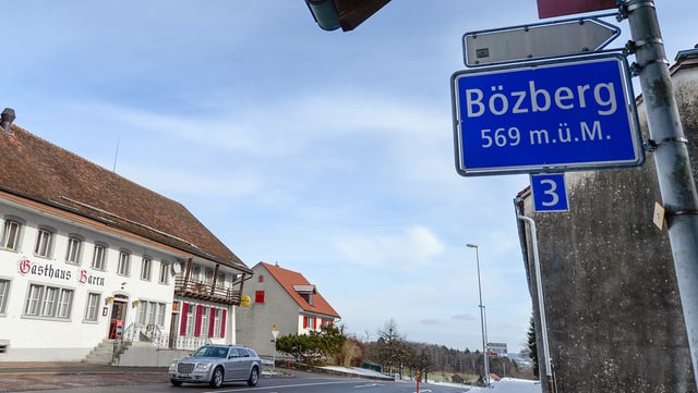 Schild Bözberg auf Passhöhe Schild Bözberg auf Passhöhe