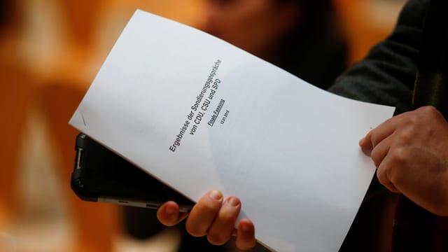 28 Seiten als Resultat von 24 Stunden Verhandlung: das Sondierungsspapier. 28 Seiten als Resultat von 24 Stunden Verhandlung: das Sondierungsspapier.