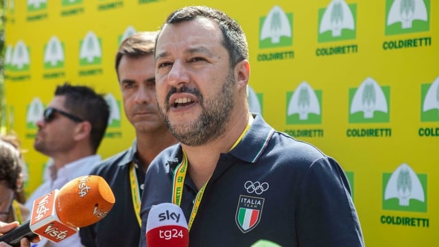 Matteo Salvini spricht mit Journalisten Matteo Salvini spricht mit Journalisten