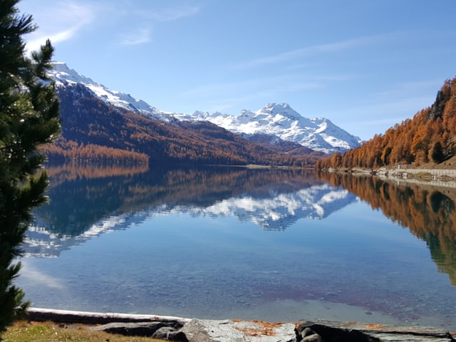 Fantastische Natur. Der Silvaplanersee im Oberengadin einmal unberührt und ohne Surfer und Segler von SRF-Augenzeuge Mario Baracchi.