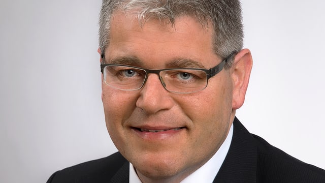 Eine Portraitaufnahme eines Mannes Eine Portraitaufnahme eines Mannes