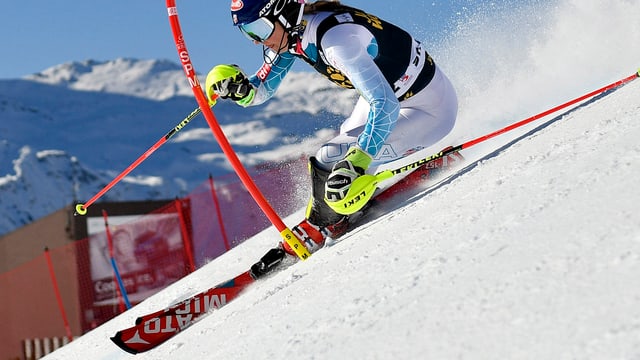 Mikaela Shiffrin en acziun sin la pista. Mikaela Shiffrin en acziun sin la pista.