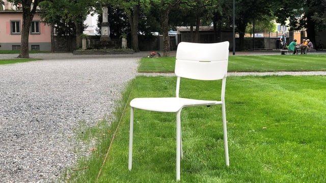 Stuhl inm Park Stuhl inm Park