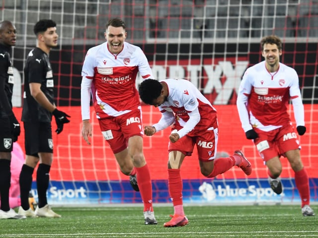 Spieler des FC Thun. Spieler des FC Thun.