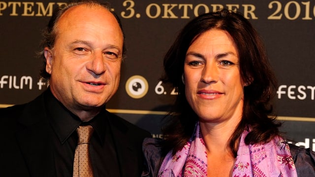 Filippo Leutenegger und seine Frau vor der Fotowand am Zurich Film Festival. Filippo Leutenegger und seine Frau vor der Fotowand am Zurich Film Festival.