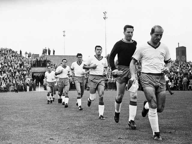 Tasmania Berlin marschiert in der Bundesliga-Saison 1965/66 auf dem Bökelberg ein. Tasmania Berlin marschiert in der Bundesliga-Saison 1965/66 auf dem Bökelberg ein.