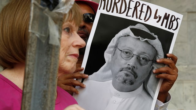 Vom Verschwinden Khashoggis aufgewühlt: Demonstranten protestieren vor der saudischen Botschaft. Vom Verschwinden Khashoggis aufgewühlt: Demonstranten protestieren vor der saudischen Botschaft.