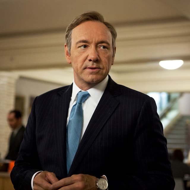 Spacey in elegantem Anzug. Spacey in elegantem Anzug.