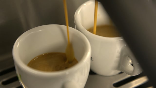 Kaffe wird rausgelassen. Kaffe wird rausgelassen.