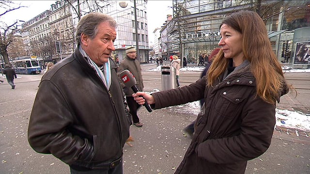 Jean-Luc Guyer vom Zürcher Institut für angewandte Wissenschaften wird von Stefanie Schunke interviewt. Jean-Luc Guyer vom Zürcher Institut für angewandte Wissenschaften wird von Stefanie Schunke interviewt.