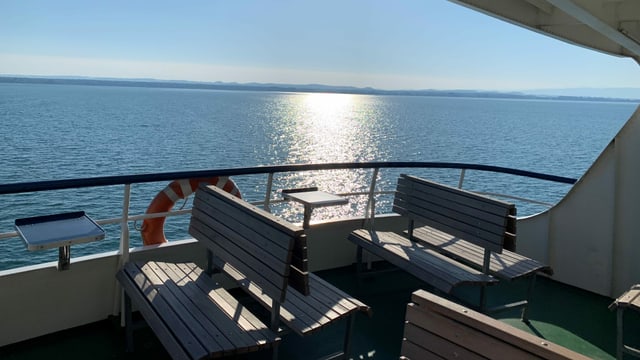Der Blick vom Deck aus auf den See. Der Blick vom Deck aus auf den See.