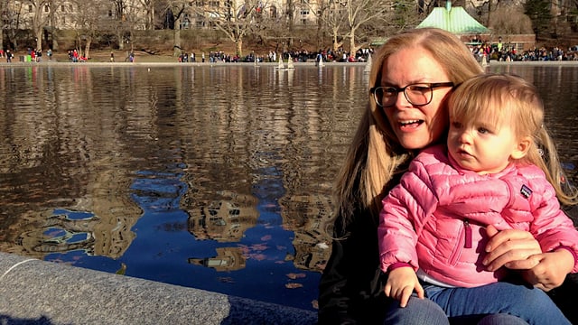 Christina im Central Park mit Tochter Lena. Christina im Central Park mit Tochter Lena.
